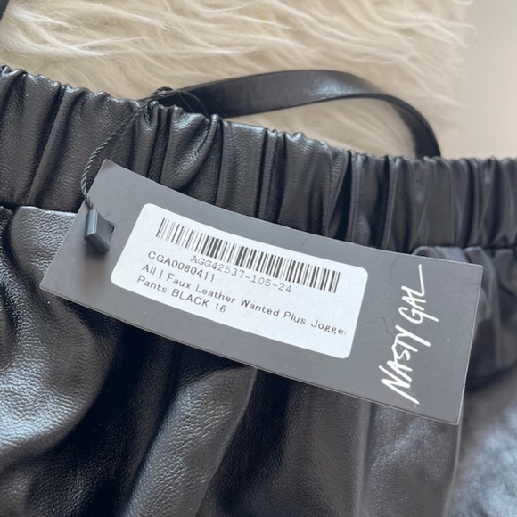 Nasty Gal Faux Leather Wanted Plus Jogger NWT - Picture 4 of 6